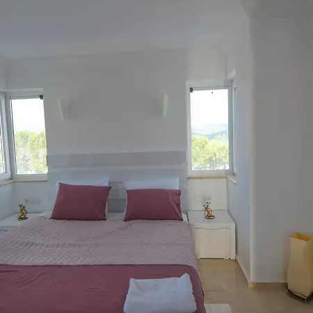 Efe Villa